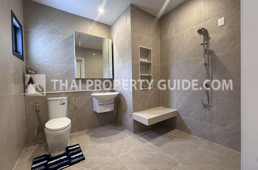 House with Shared Pool in Krung Thep Kritha 